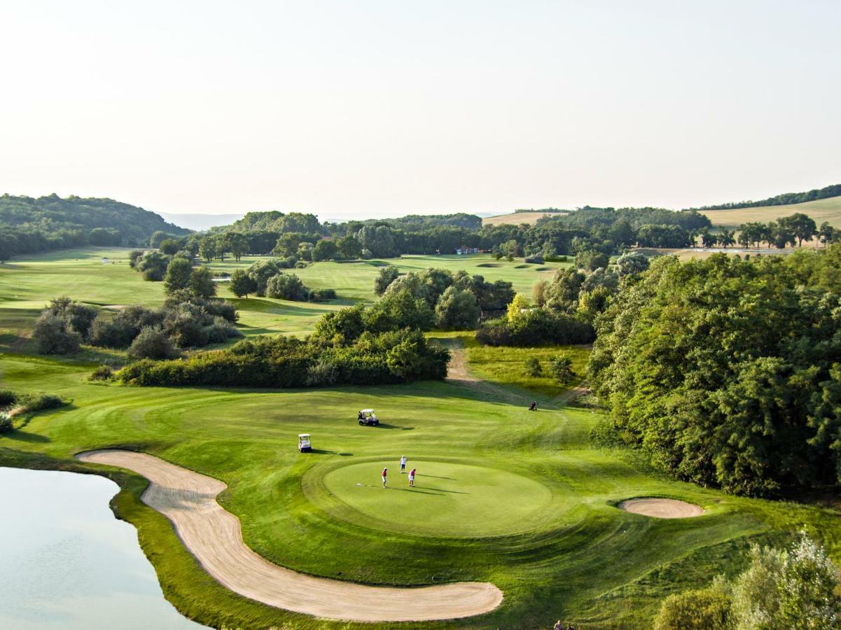 Pannonia Golf & Country Club Bed & Breakfast Alcsutdoboz Exterior foto