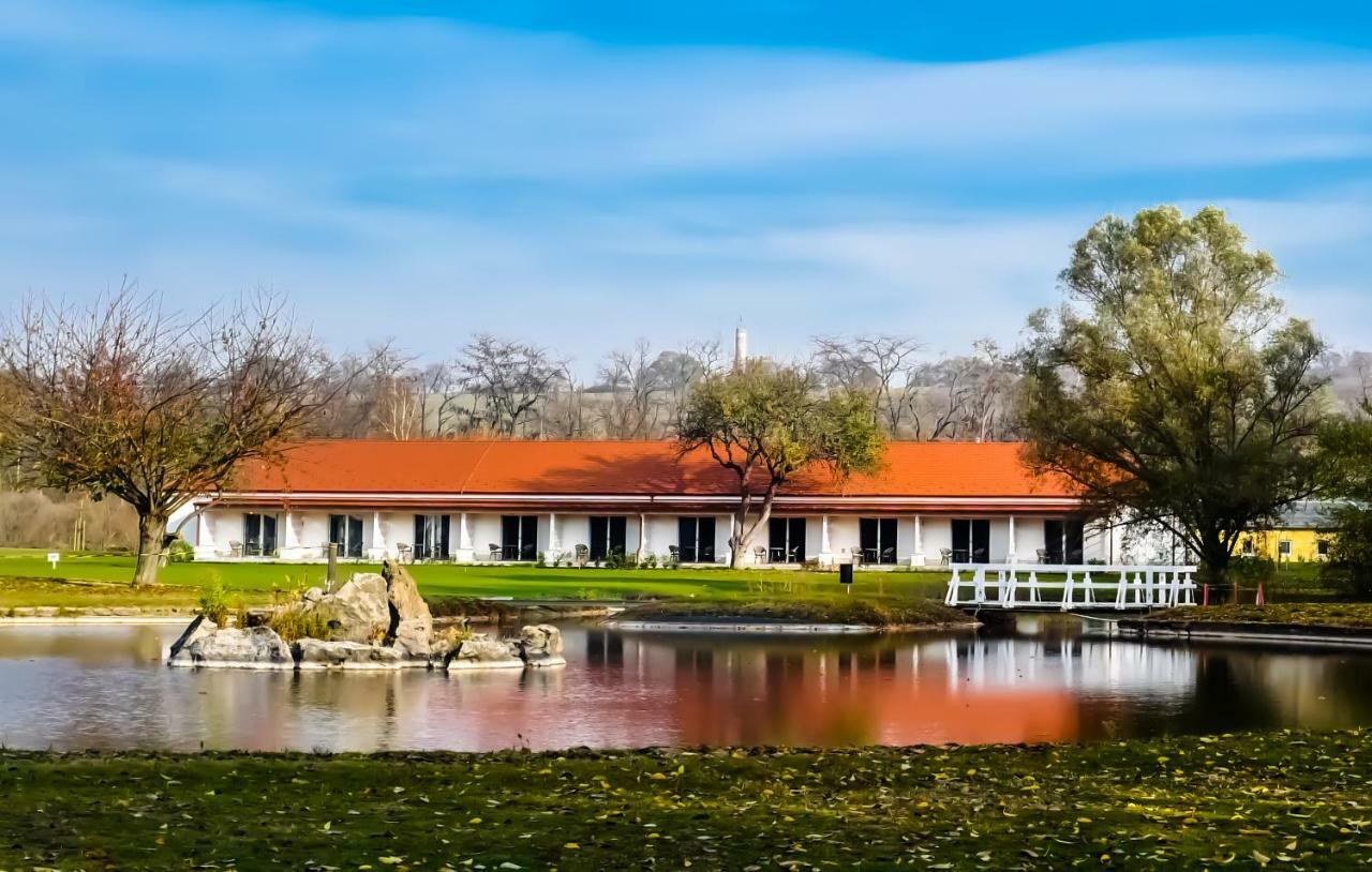 Pannonia Golf & Country Club Bed & Breakfast Alcsutdoboz Exterior foto